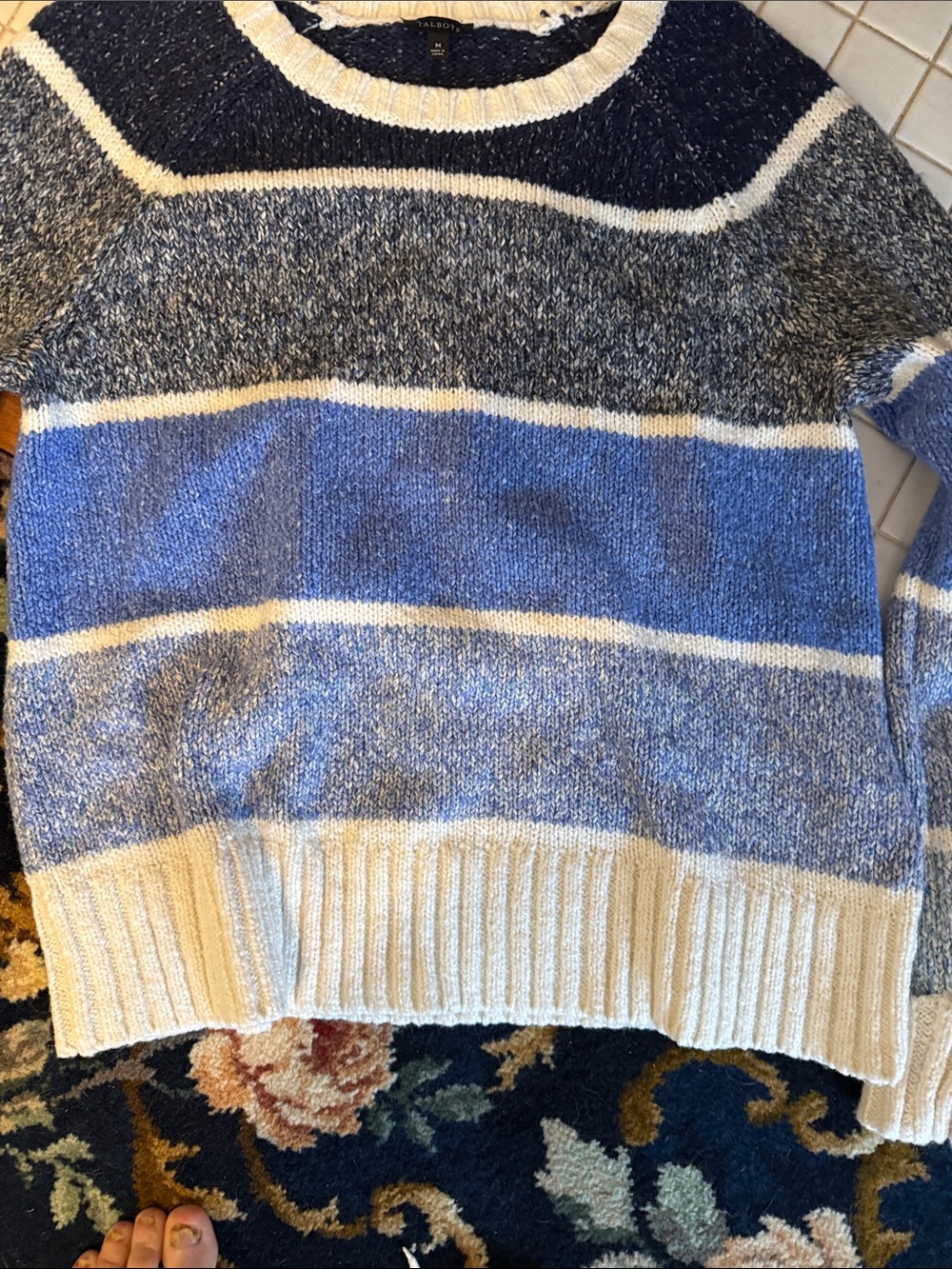 Talbots Crew Neck w/wide cuffs- worn twice. From the 2022 collection -retail 148 - Picture 4 of 6